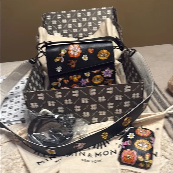 Min&Mon anastasio mini handbag w/matching embroidered strap,wallet,keychain - Picture 3 of 15